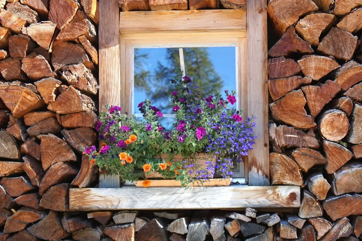 Dekoracje na parapet – inspiracje na każde wnętrze