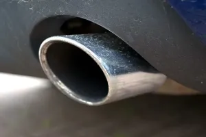 Kosmetyki z kwasem salicylowym - dlaczego warto?